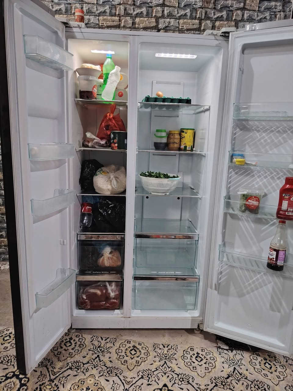 ثلاجة المتين احسن نوعيه استخدام 4 أشهر أخت الجديده تبريد وتجميد فول 
أريده 800 وبيه مجال
ماخذته مليون و50
عنوان كوفه للتواصل واتساب ***********
