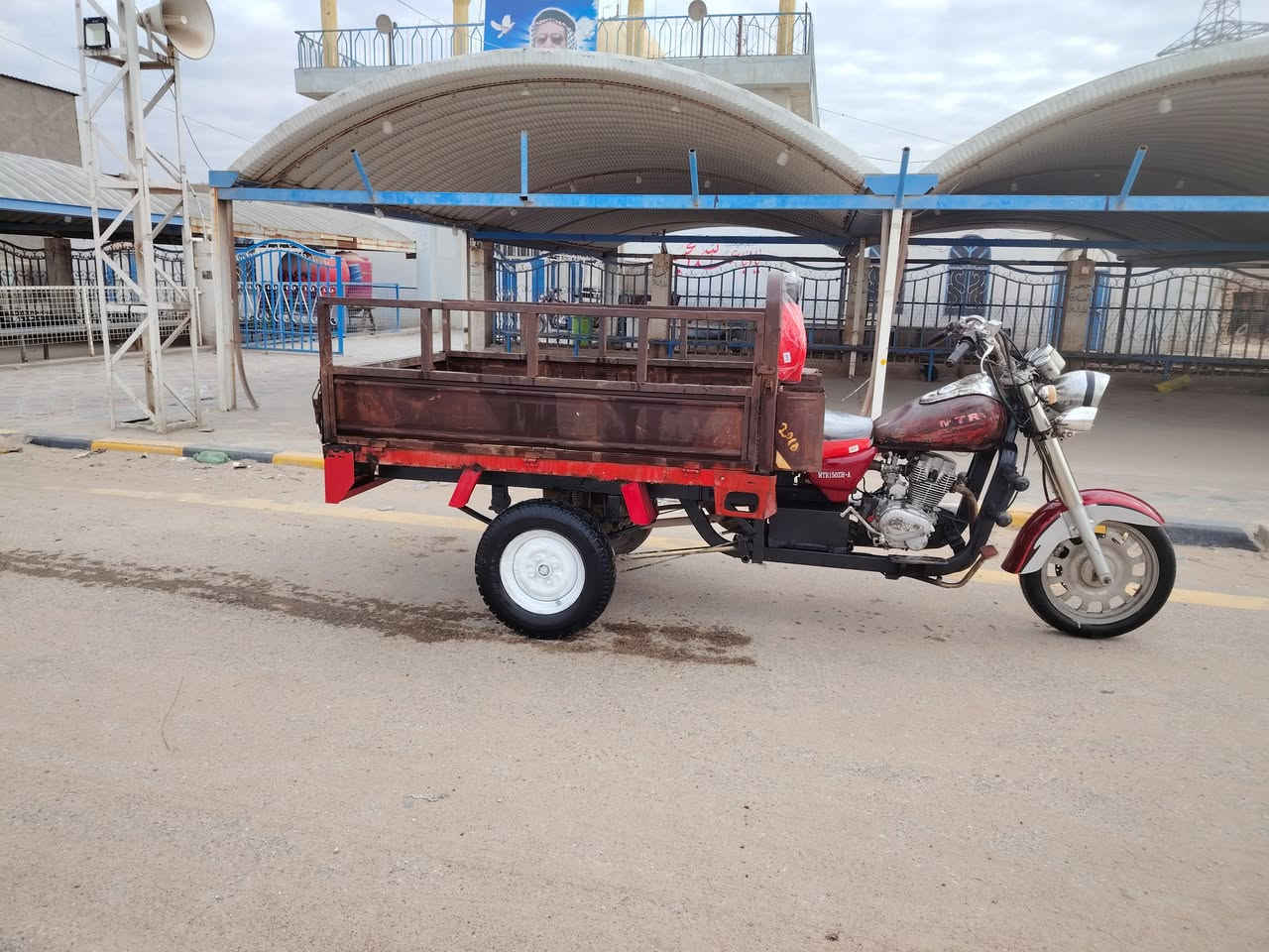 سلام عليكم ستوته للبيع مديل 2010 رقم أو سنويه مكينه 23 مكفوله ركبه أو مكينه وشاصي كفاله عامه تخم تايرات جدد اكسن جديد كهربأيات كله جديد نكره سلف ستوته جاهزه مال جناي متصرف عليه ربع سعر 900
للتصال ***********
