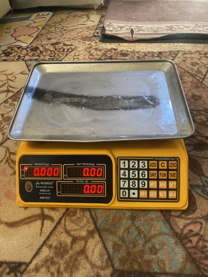 مرحبآ عندي ميزان البيع مستعمل قليل شغال شاحنته موجوده السعر 20 مكاني كربلاء حي العامل  ***********
بي واتساب
