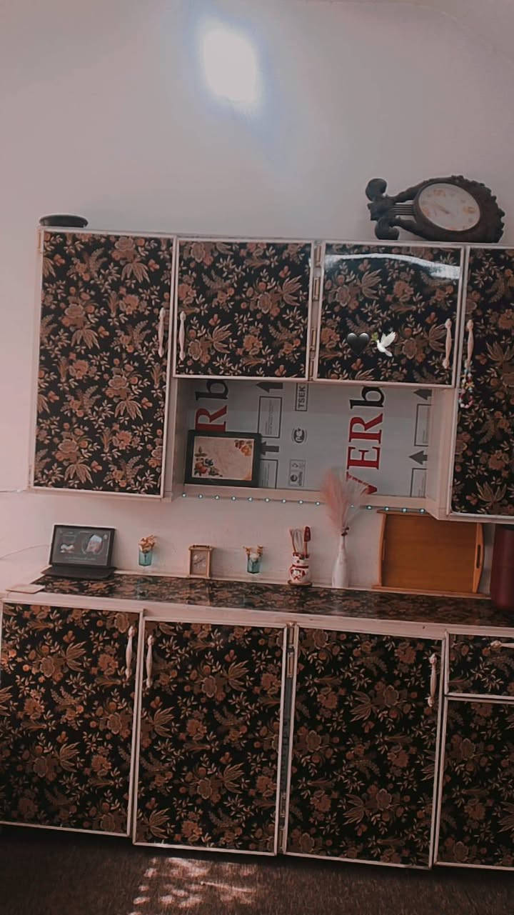 كاونتر مستعمل للبيع المرمرة مال السنك مفطورة وبي ملاحضات بسيطة نورمادة باب وهالامور 

١٥٠ الشراي 
 يتوصل ع الرقم ***********
