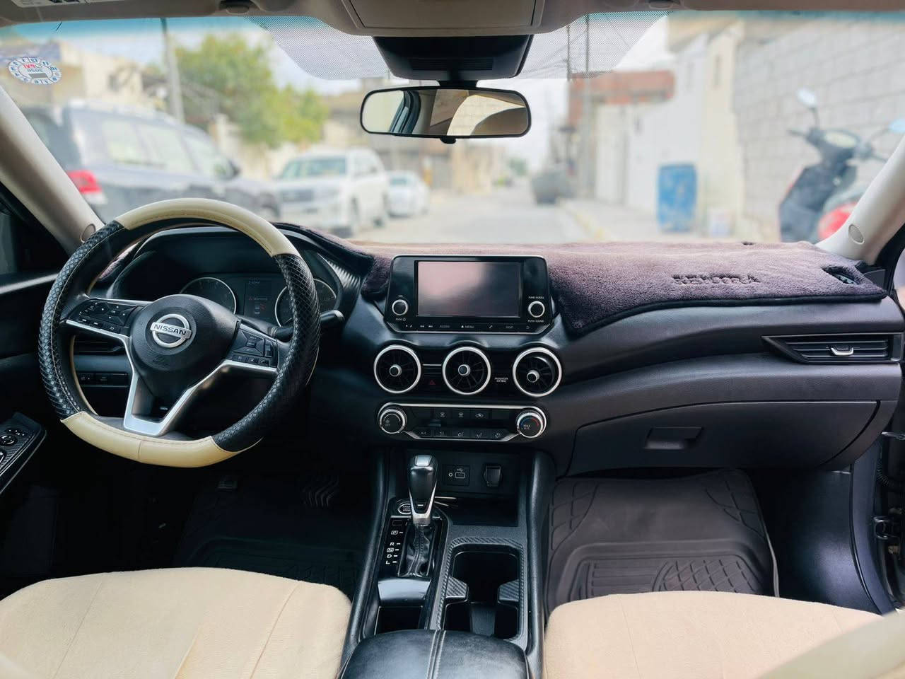 السلام عليكم
نيسان سنترا 2021  نظافة تامة ومواصفات فول عدا الفتحه 
ضرر فقط  ربع بنيد بدون دواخل 

رقم اربيل تحويل 

 سيارة عملية، اقتصادية
 محرك 2000اقتصادي جداً وعزم ممتاز
 بدون أي ملاحظات
 تشغيل بصمة + دخول ذكي
شاشة لمس كبيرة + بلوتوث + USB
 كامرة خلفية واضحة
 نظام تحديد مسار (Lane Assist)
نظام نقطة عمياء (Blind Spot)
 فرملة طوارئ أمامية + تحذير اصطدام
 مثبت سرعة
 أنوار LED حديثة
 تحكم من المقود
 وسائد هوائية متعددة + أنظمة أمان متكاملة

سيارة نظيفة جداً استخدام شخصي مكان السياره بغداد الاعظميه السعر ١٣٠ وبيها مجال للاستفسار الاتصال على الرقم ***********
