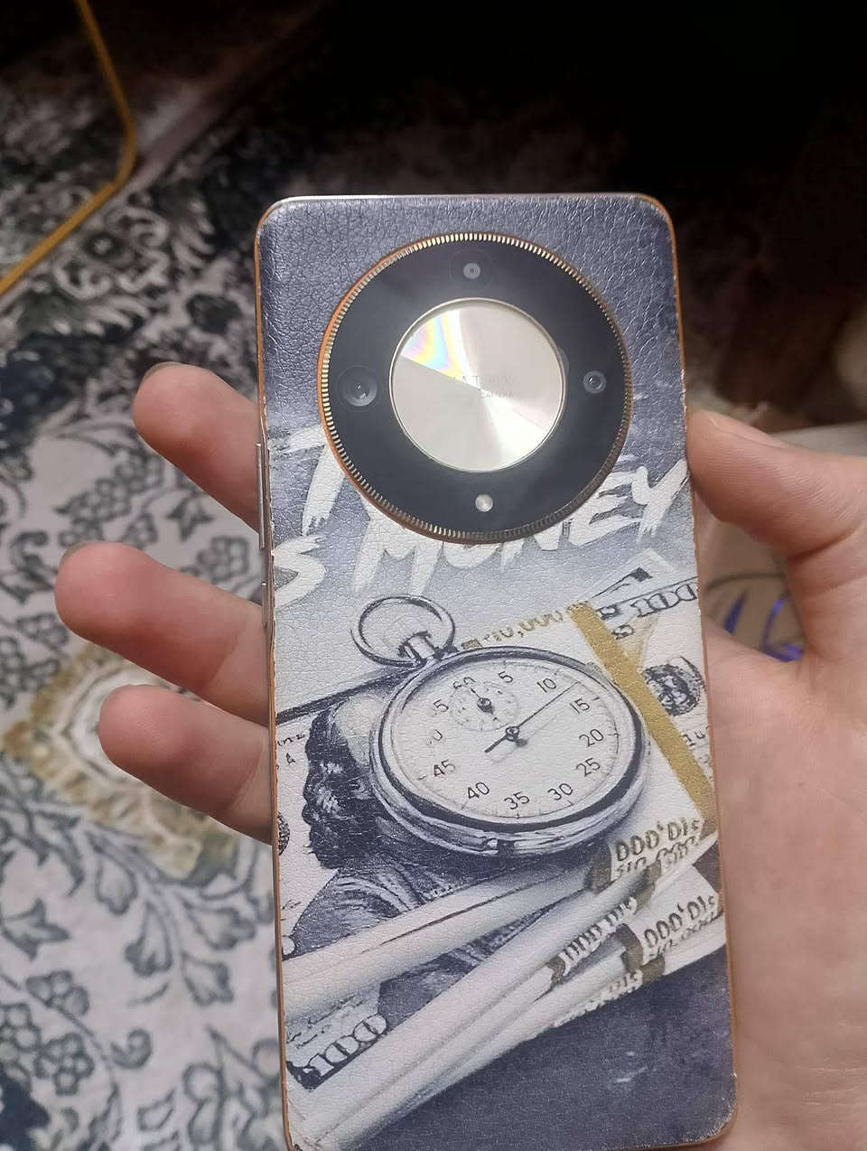 السلام عليكم موبايل هونر X9B للبيع مستخدم شي قليل بس بي كسر بل شاشه من الطارف السفلي ما ماثر السعر خاص او اتصل على هذا الرقم 
***********اسيا
***********كورك
