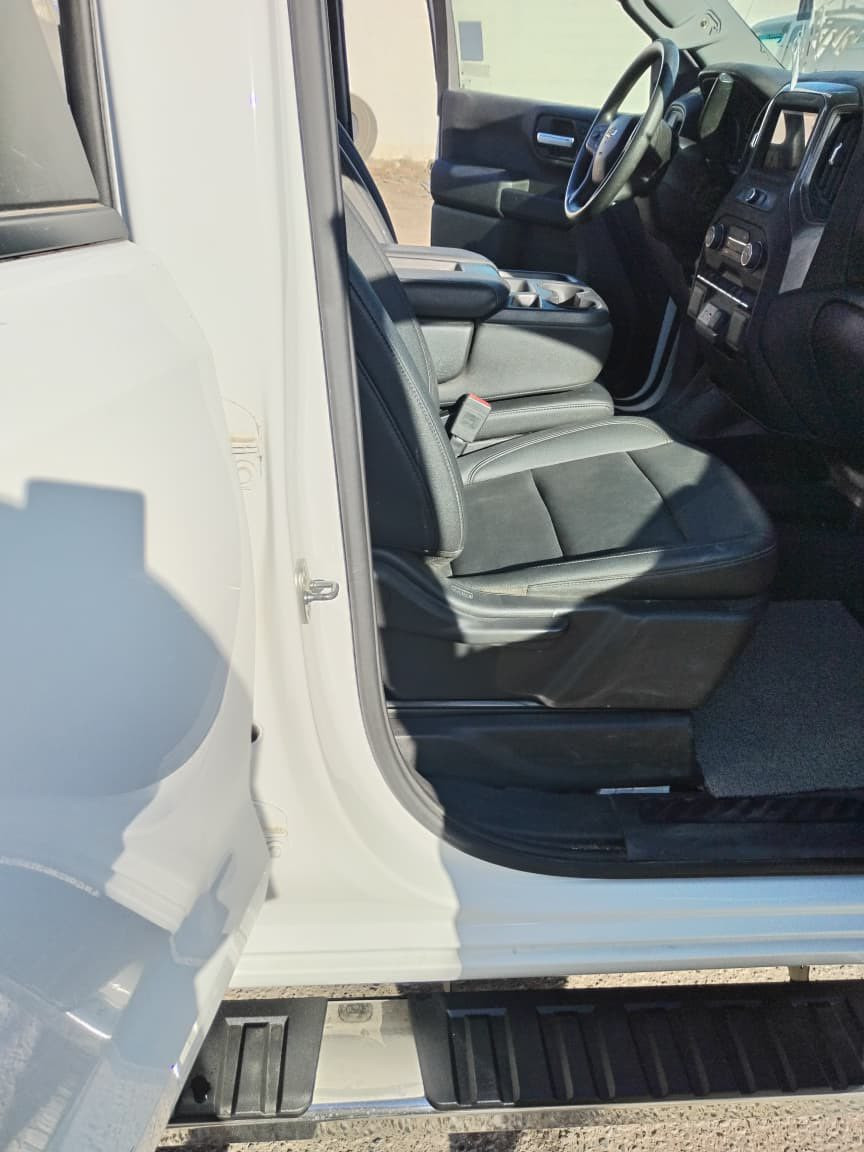 Silverado
🚗 للبيع: شيفروليه سلفرادو 2023

رقم الهيكل (VIN) الذي قدمته: 1GCRAAEDXPZ316758 يعود إلى مركبة شيفروليه سيلفرادو 1500 موديل 2023. إليك بعض التفاصيل الرئيسية المتعلقة بها:

🛻 تفاصيل السيارة:
 • الشركة المصنعة: Chevrolet
 • الطراز: Silverado 1500
 • سنة الصنع: 2023
 • نمط الهيكل: شاحنة بيك أب (Crew Cab/Regular Cab حسب النسخة)
 • الدفع: دفع خلفي (RWD)
 • المحرك: 5.3L V8 (أو حسب النسخة، يمكن 
 • بلد التصنيع: امريكا 
 • نوع الوقود: بنزين 
• السيارة دخول جديد – بدون رقم وصلت للعراق ٢٥/٥/١  
• تترقم في جميع المحافظات عدا الإقليم
 موجوده في الدوره شارع ٦٠ بغداد السعر ٢٨٠ ورقة علما السياره في امريكا كانت مالتي سياره جديده ،  الاتصال على هذا الرقم 
  رقم الموبايل ***********

📞 للتواصل: ***********
