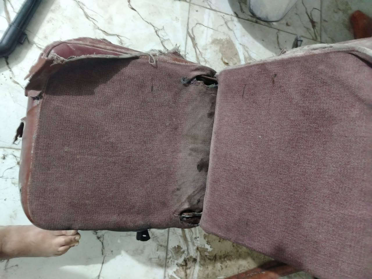 سلام عليكم قلابيات فتون ويرهمن جنبي للبيع نضاف شوفت عينك السعر 50 وبيهن مجال مكاني البياع ***********
