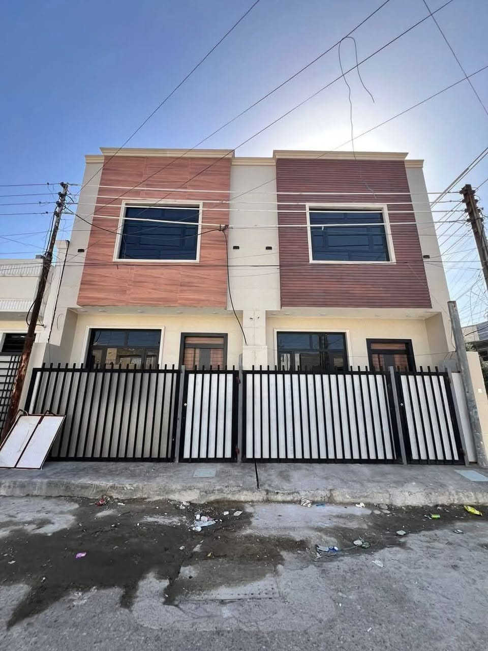 تونات عدد 2  ضلع منفصل بناء درجه اولى
المساحه 50 متر جبهه 5 نزال 10 👌🏼👌🏼👌🏼
3 نوم صحيات عدد 2🤹🏼🤹🏼🤹🏼
الموقع حي الجهاد الرفاق الاولى بالقرب ثانويه العزه للبنات
للاستفسار اكثر 👇🏼👇🏼👇🏼👇🏼
***********
***********
