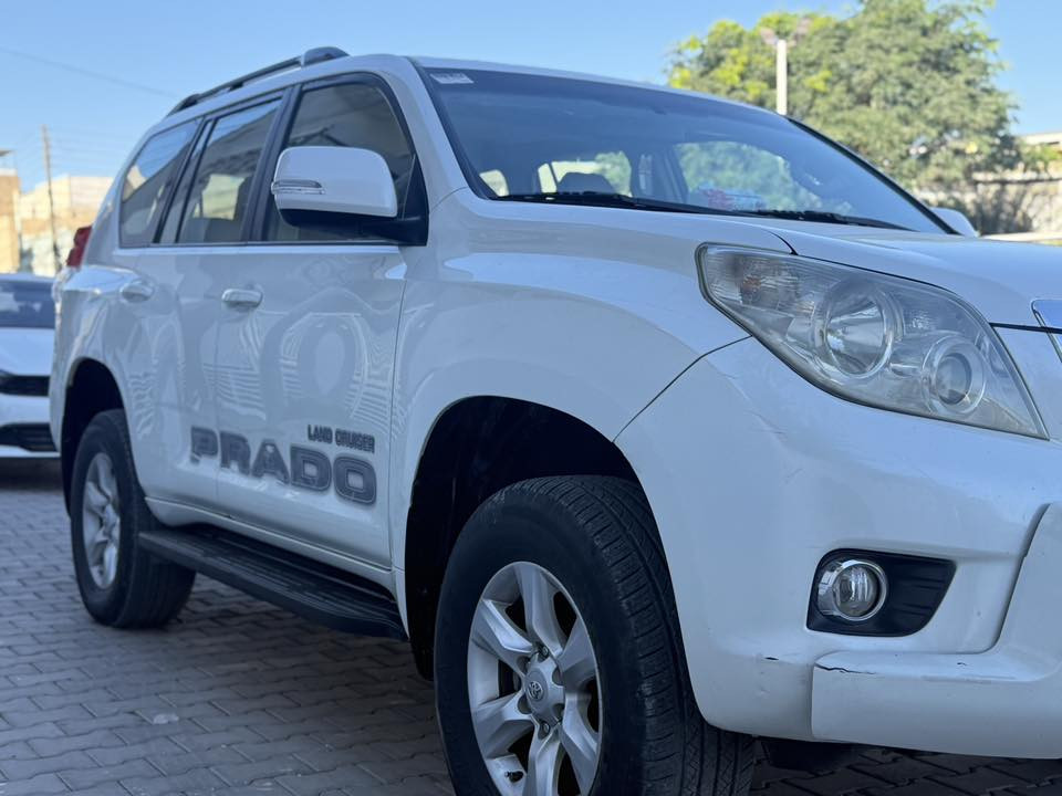 برادو ٢٠١١  (٦) سلندر رقم بغداد 
بيه باب  مبدله اصلي + مكينه مفتوحه فقط 
فول مواصفات كير محرك حداديه جديده 
المكان نجف للاستفسار الاتصال او واتساب 
***********
