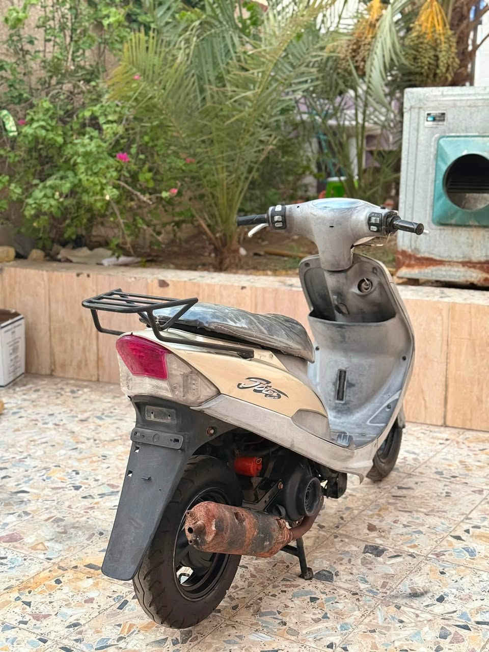 سلام عليكم
ماكس منغولي للبيع دراجة جاهزة مكينة مفتوحة بوشة ٥٥ شلعه ومعدل فول كهربائيات كله شغالة مكينه حلوة كفرات كدامك وسعر مناسب ب 475 ومجال بسيط للشراي للاستفسار ***********
