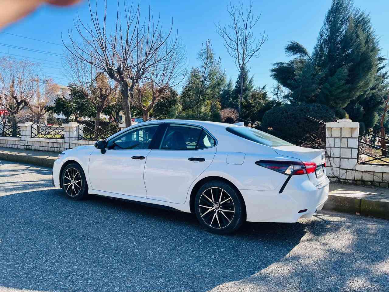 کامری 2022 SE سلایت
فول مواسفات
سەیارەکە نمونەیە لەجوانی 
بێ شوخت وسارد 
گێڕومەکینەی بەشەرت
ڕەقەم وسەنەوی نوییە
دووپارچەی هەیە بێ ناوگرتن

***********
***********
شوێن:قەلادزێ بشدار, السليمانية
