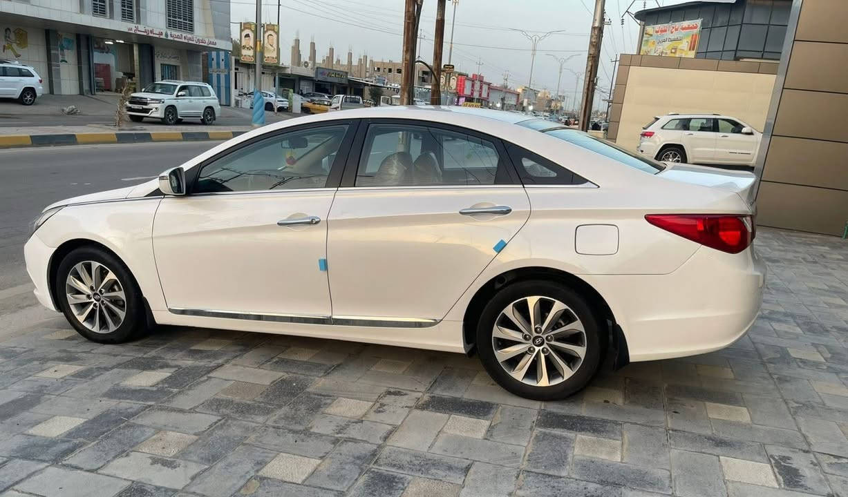 هونداي سوناتا موديل 2015 ( خليجي )
جديدة جدا لوك السيارة بالعافية على الي ياخذها 
محرك 2400 دوش المرغوب
ماشيه 182 الف حقيقي 
رقم بغداد هزه وسنويه جديده 
تحويل مباشر 
سيارة مكفولة كفاله عامة 
عدا بارد قليل بالبنيد السونار موضح 
صور السونار مرفقه بلمنشور 

ال💎ــسعـر 🟥 :: رقم (1) تلـقـائـي 📮

رقم صاحب ســـيـارة :: ***********
