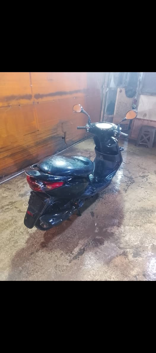 السلام عليكم دراجه بريز سرعه 140ميل الكيلو متر مكسور بس شغال الدراجه كايمه ادخن  جانت تشتغل وكف بيها الكابريتر كامت اجيح ف ما تشتغل ادخل واتس او خط انت و سعر ادخل قيم مكاني بغداد الدوره 
***********
