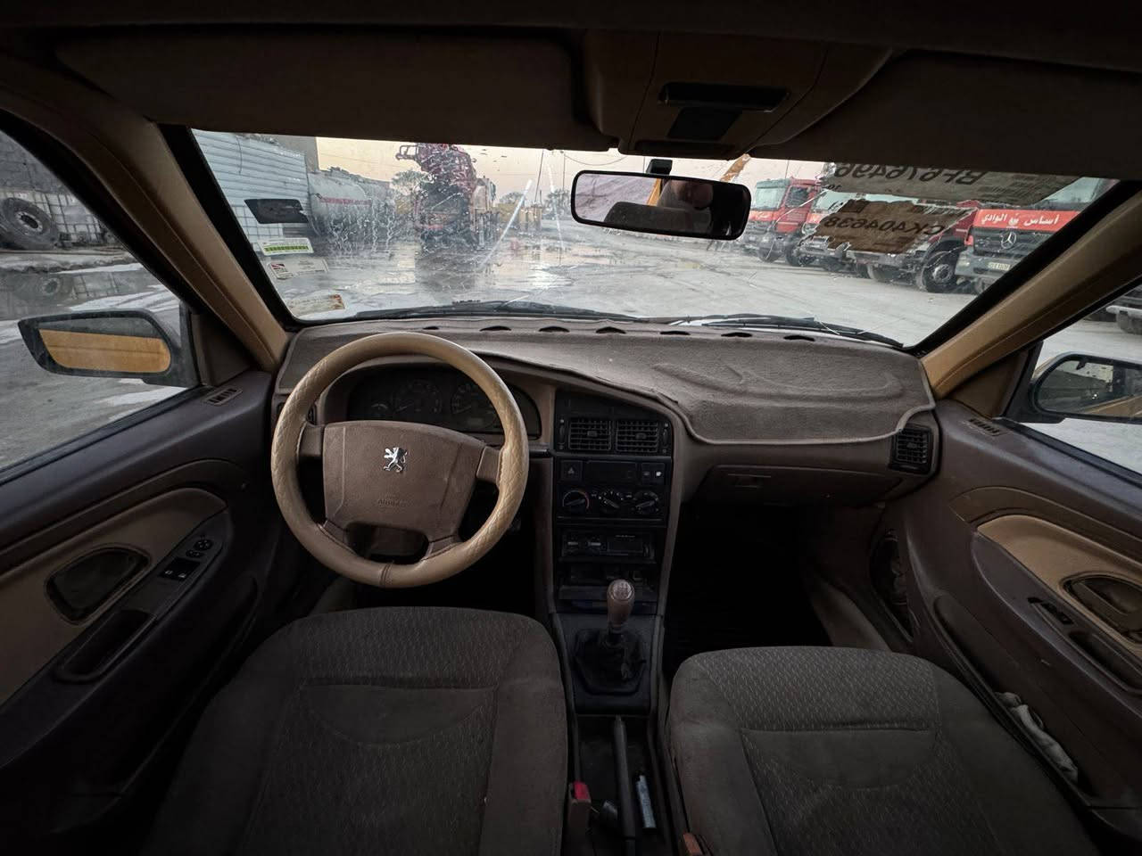 السلام عليكم 
بيجو لميس للبيع موديل --2016
المكان بغداد 
السيارة باسمي 
السعر 33 وبيهة مجال شي بسيط
***********
