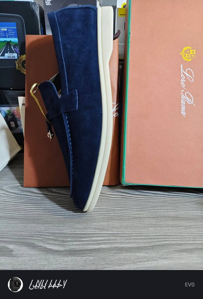 جديد غير مستخدم  اصلي 100% مقاس 44
Loro Piana original 
Made in Italy


**إذا كنت صاحب هذا الإعلان وتريد حذفه لأي سبب، رجاءا أرسل رسالة إلى الدعم الفني**