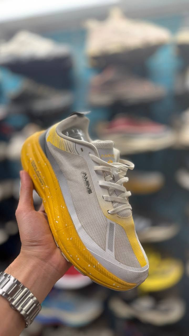 السلام عليكم ،
ترانشـ👟ــوزات (باله وليس شي ان جديد) درجه ممتازه والنظافه حلوه 85% لا تلف ولا مضروب ، قياسات مختلفه من 40 لل44 
راح تكون سعر القطعه 10 الاف وسعر ل3 قطع 25 الف فقط،، عـــ🔥ــرض لمدة 10 ايام
: العنوان الماجديه شارع الجامع قرب افران صمون الكوثر
:☎️ *********** ..
