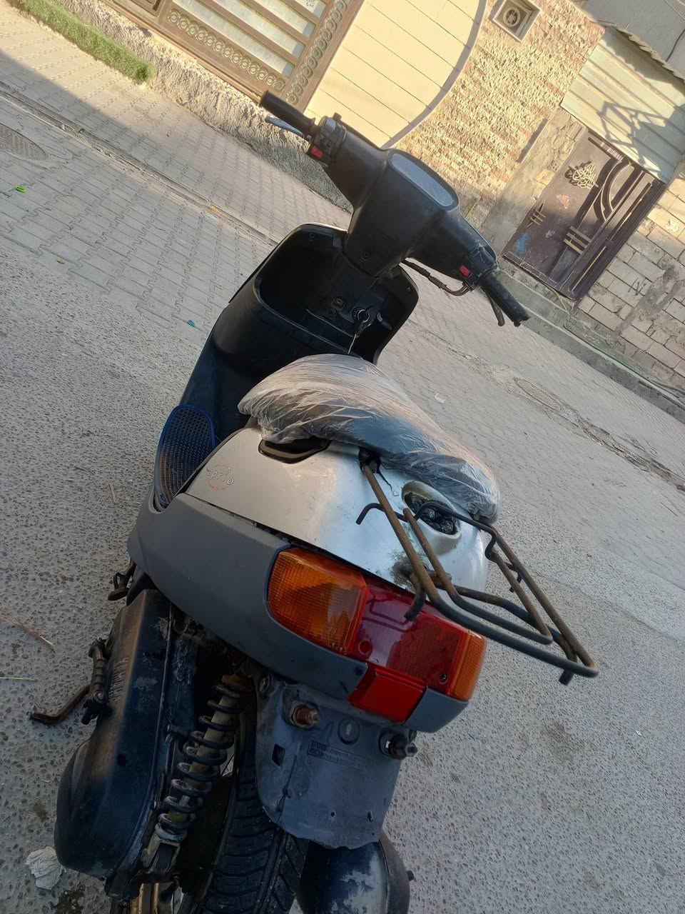 سلام عليكم دراجه بطه  مديل ٣ كفر بلادي رايدله ترتيب بصيط دراجه حلوه نقصه باتري مكاني كربلاء الحر  الرقم ***********  السعر ١٨٠ وبيه مجال بسيط
