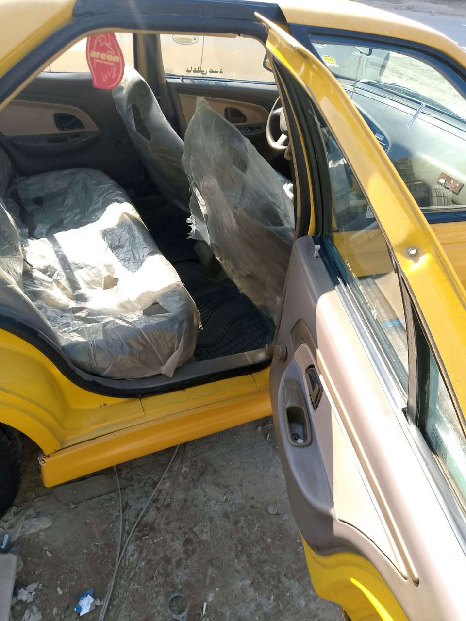 سلام عليكم بيجو لميس سياره  بيها طخه بل جاملغ الامامي رقم نكليزي منتضر بس الاستلام سياره كامله الف متصرف عليها /37بيها مجال حك الجيه /***********/بغداد الجديده
