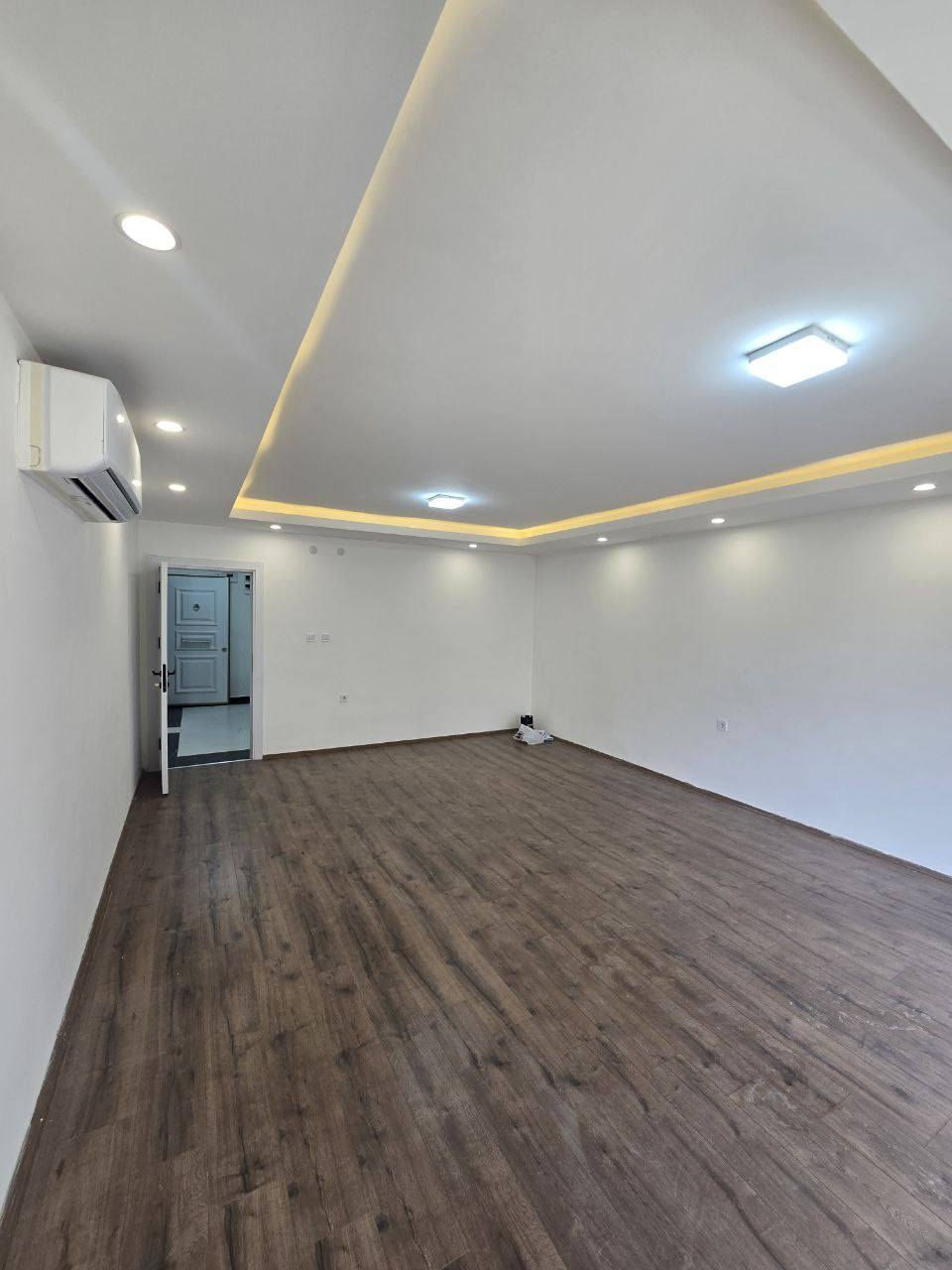 شقق للإيجار – أبارت فيلا في مجمع فلوريا سيتي
ثلاث غرف نوم وصالة
المساحة: 146 متر مربع
الموقع: طريق كوية – مقابل ماكسي مول
سعر الإيجار: من 400$ إلى 500$
سعر الخدمات مع كهرباء 24 ساعة بلا حدود: 150 ألف
للاستفسار *********** أربيل, العراق
