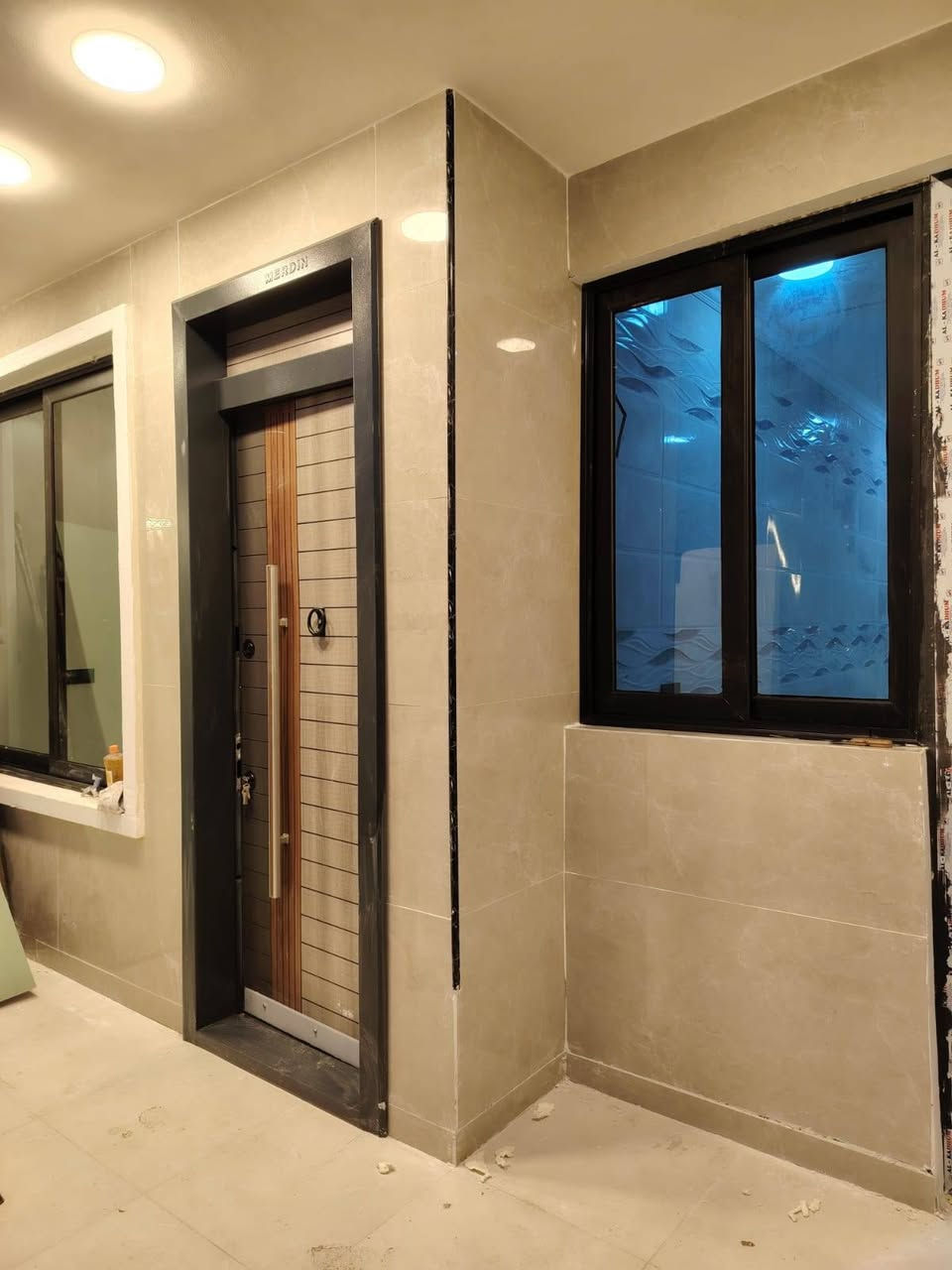 #لدينا_دار_للبيع مساحه 100 متر واجهه 6 وربع ونزال 16 طابو زراعي سند 25 قرار محكمه البيت يحتوي على٢ غرف نوم وصاله وستقبال ومطبخ  العنوان بغداد الدورة مدخل البوعيثه مجمع العيثاوي 
هاتف ***********
