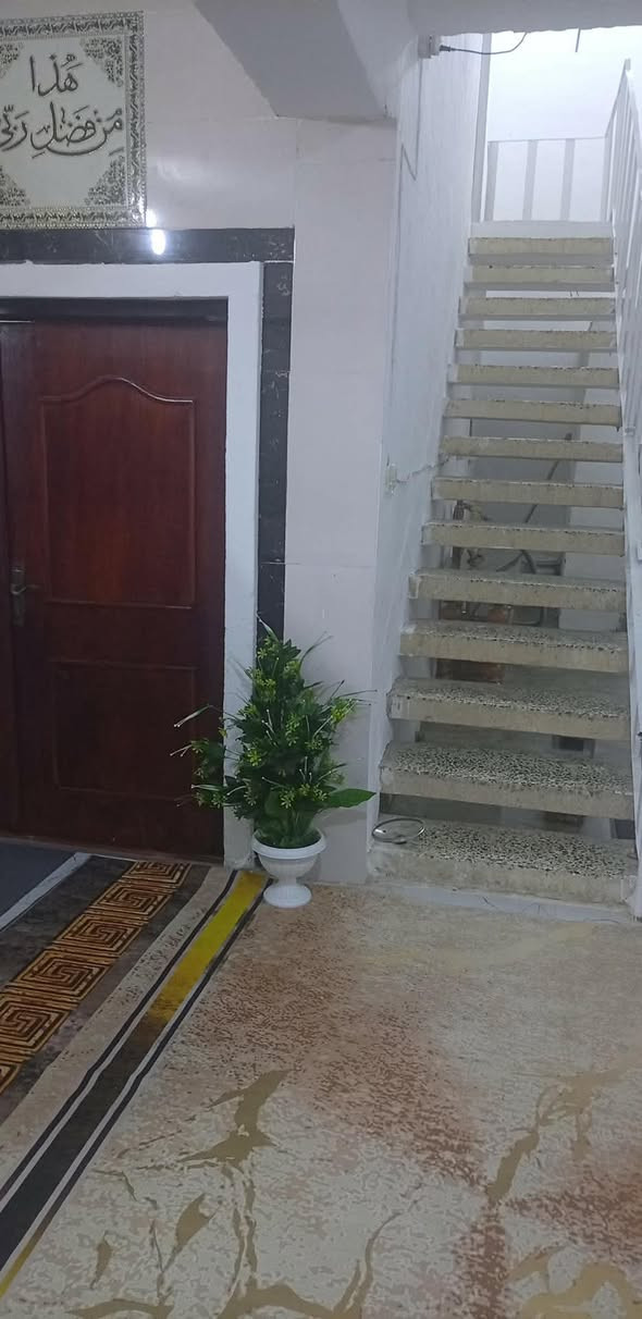 دار للبيع مساحه ٣٧٥ طابو صرف في ناحية بروانه بمنطقة الهضبه قرب المتنزه يتكون من استقبال وهول ومطبخ حار بارد وغرفه… الطابق الثاني غرفتين وصاله ومخزن مع صحيات داخليه وخارجيه
ويرهم مراوس بدار في الحقلانية 
للاستفسار الاتصال على الرقم ***********
أو مراجعة مكتب اليوسف للعقار في الحقلانية
