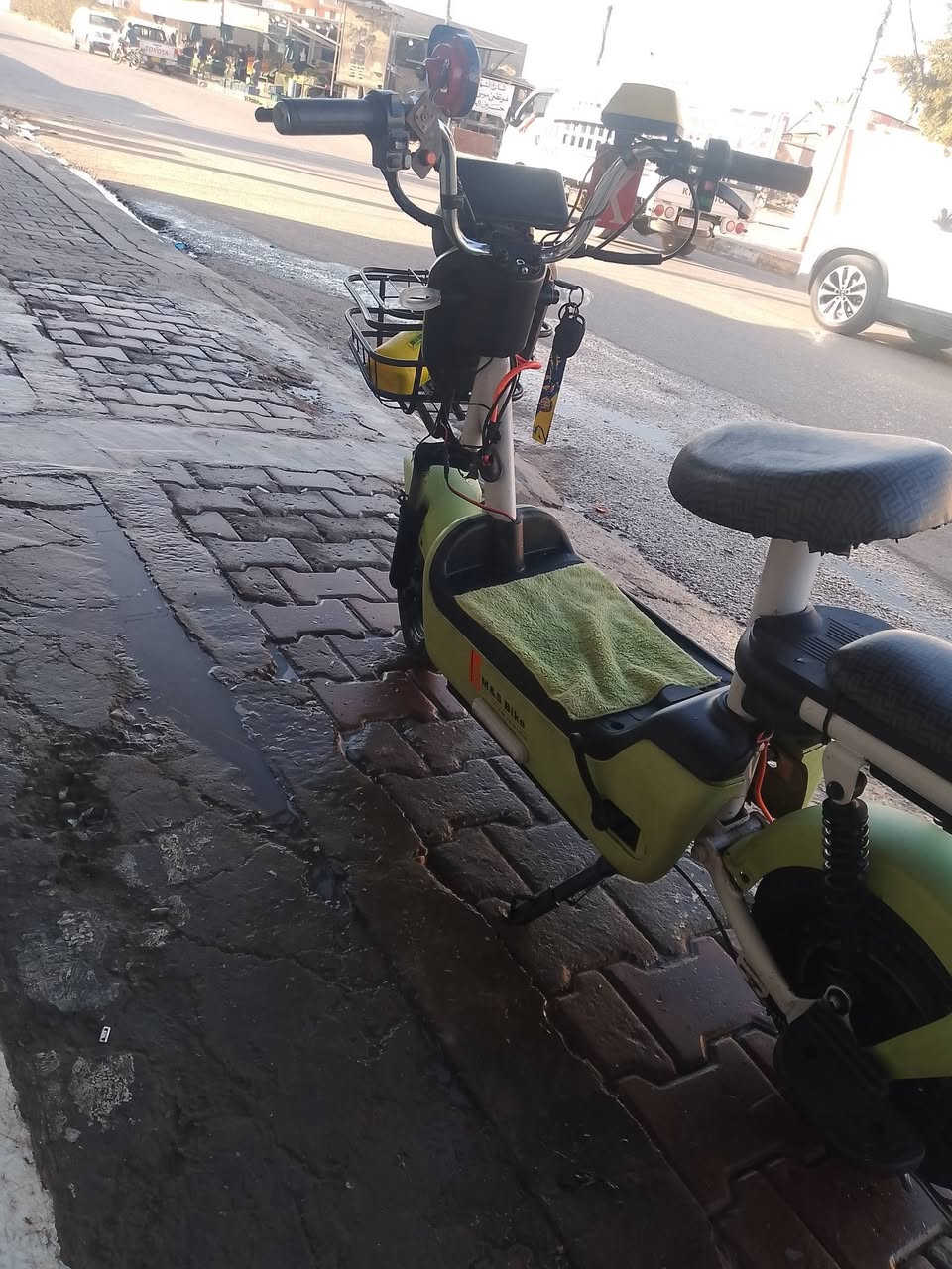 سلام عليكم عندي ماطور شحن البيع ماطور نضيف بصمات ثنين ومفاتيح 3 سعر 250وبي مجال الرقم الهاتف ***********
