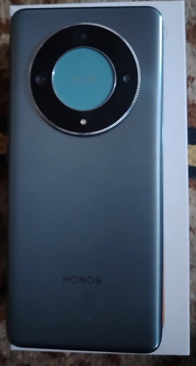 السلام عليكم عندي جهاز هونرx9b 5G ذاكره 256 العشواىي12 نضيف للبيع ويريد ويرسلني علي هذا رقم***********
