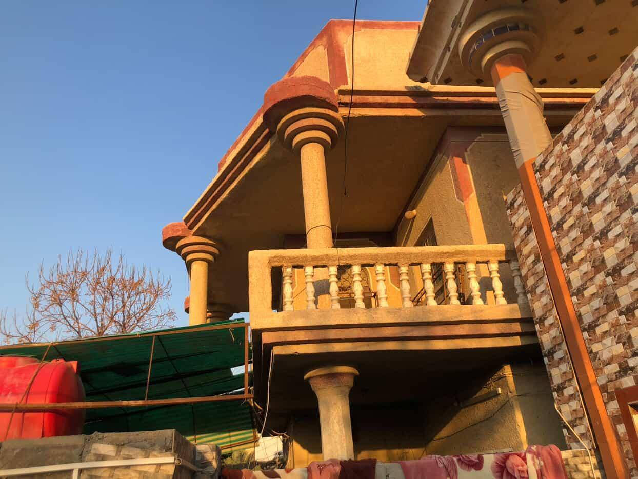 سلام عليكم بيت للبيع حي شهداء مجاور مدرسه المناهل العلم البنات المساحه 200م طابقين 
الطابق الارضي غرفتين وصاله ومطبخ واستقبال وحمام وتواليت
والطابق الثاني 4 اغرف + صاله
تاريخ بناء الارضي 2005 
وطابق الثاني 2010
الطابق الارضي طابوق جمهوري
للاستفسار ع رقم تالي ***********
