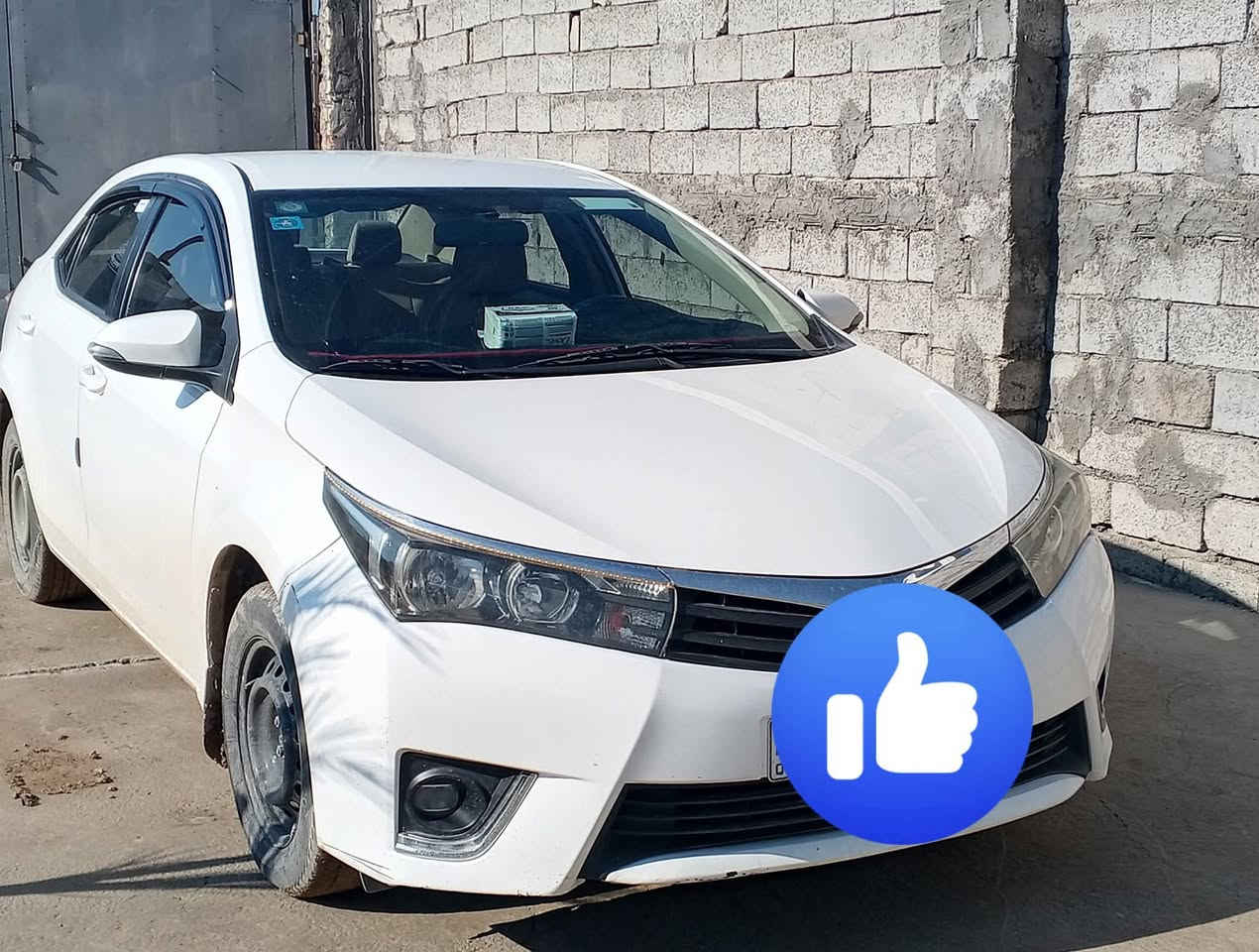 سلام عليكم كورلا 2015 خليجي ماشيةمية مكفولة من  الصبغ كيرمحرك تبريد رقم بغداد انكليزي  واحنه بخدمة الطيبين مكان السيارة بغداد رقم الهاتف ***********
