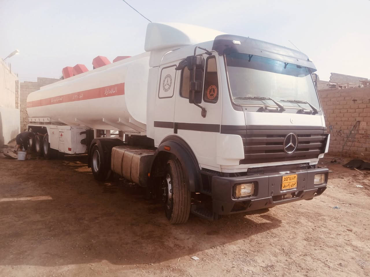 السلام عليكم البي كرواتي صهريج البيع الموديل 95 / ١٨ علا ٣٤ السياره مكفولة من الشاصي و القماره و الكير و المحرك شرط السياره نظيفه كلش و أحله من الصور بس السنويه ساقطه و الرقم اربيل  السعر( 200) ورقه وبي مجال *********** )
