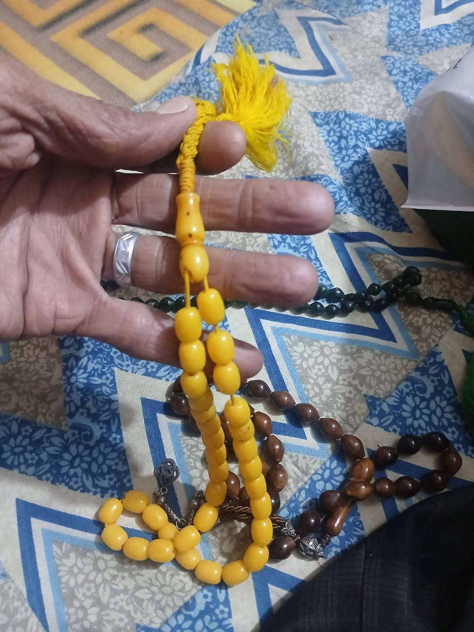 ثلث للبيع السعر علخاص العنوان بغداد ***********
