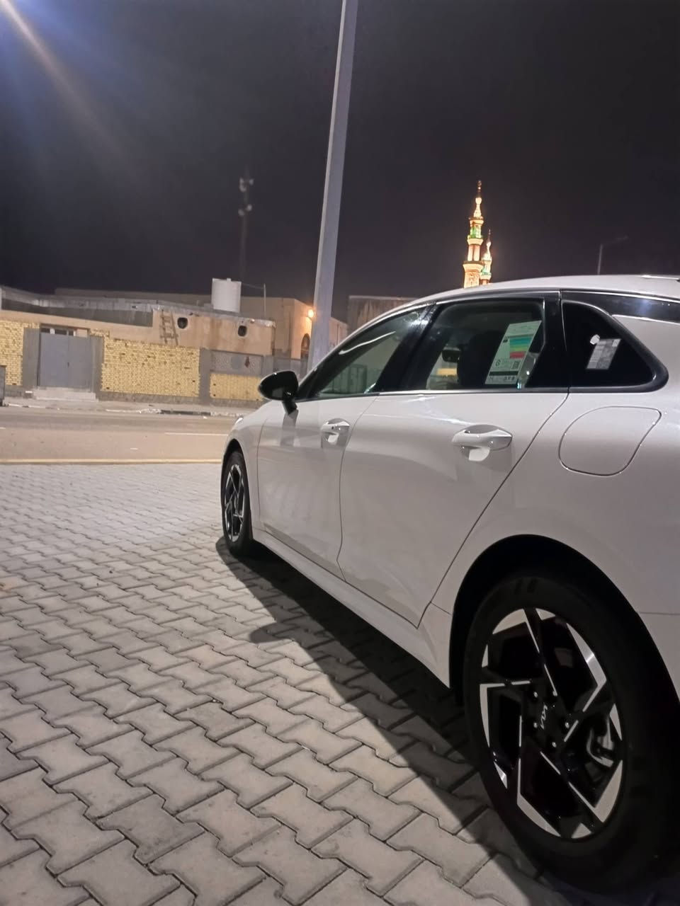 تحيه طيبه السلام عليكم 

سياره K5 خليجي للبيع
مديل 2024

عداد المسافه 33الف السياره جديده
*مواصفات السياره 
١ـ محرك 2500
٢ـ **السياره مغلفه بالكامل ppf حتى الدعاميه 
٣ـ مثبت سرعه كشن كهربائي 
٤ـ الداخل جلد (السياره مدوشمه جلد بالكامل )
٥ـ تحتوي على أربع وضعيات للقياده اربع مودات
٦ـ حساسات اماميه خلفيه وجانبية 
٧ـ سايد بريك دكمه 
٨ـ تشغيل عن بعد امرايات ترحيبيه 
٩ـ صندوق بصمه 
١٠ـ تحتوي على الكاربلي
١١ـ تبريد مناخين منفصلان
١٢ـ تبريد قطعتين 
١٣ـ السياره الابواب بصمه دخول ذكي

**السياره كفاله 
  *""موقع السياره البصره

المعرفه السعر والاستفسار على الرقم
                           
                    ***********
