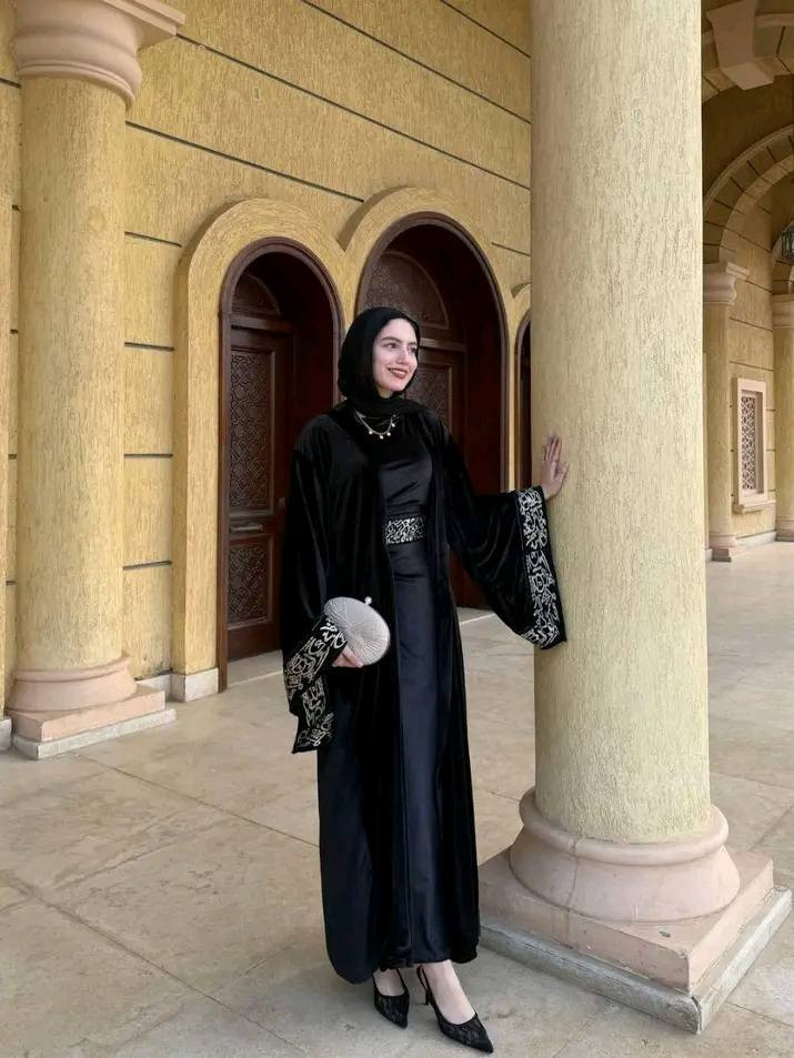 الشغل العربي بيدي روحانيات رمضان بشكل خطير❤️
الموديل💫✨دريس قطعتين بحزام مزود شريط جولد دهبى وهم بجد👌👌  

الماتريال💫✨ قطيفه فرنساوي مستورد عالى الجودة💯💯

المقاس💫✨ون سايز تلبيس ل85ك مرتاح👌👌

السعر💫✨


**إذا كنت صاحب هذا الإعلان وتريد حذفه لأي سبب، رجاءا أرسل رسالة إلى الدعم الفني**