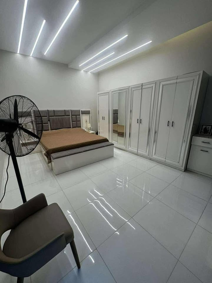 دار للبيع
مساحه ١٩٢
واجهه ١٦
نزال ١٢ 
طابو سند ٢٥
الموقع ام العظام  شارع الزهور 
يباع مع اثاث المطبخ واثاث الصاله 
للستفسار ***********
