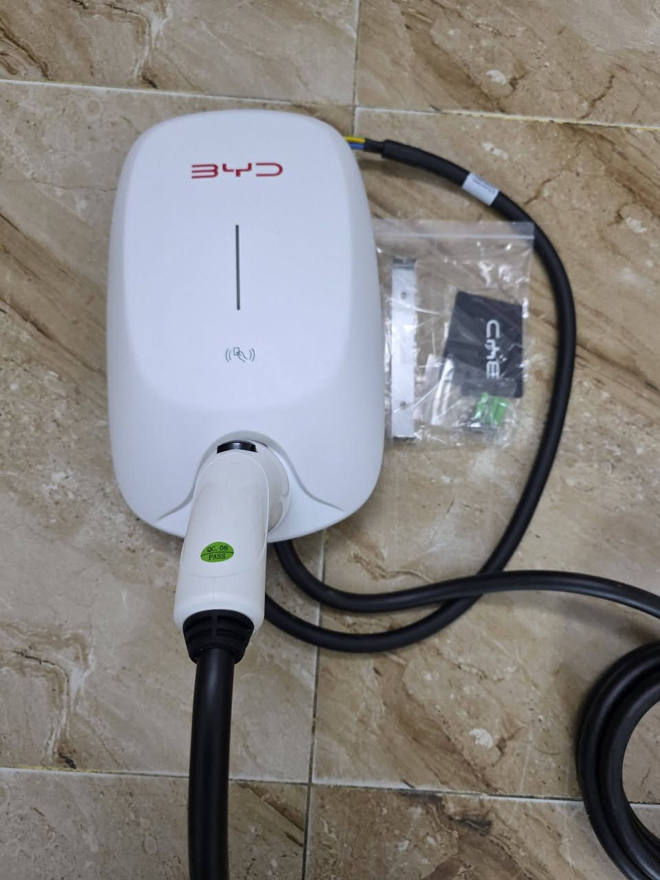 سلام عليكم  شاحن بلادي BYD
32امبير ام الكرت البلادي مالت سياره 
عنواني بغداد جسر ديالى القديم 
توجد خدمه توصيل 
***********
