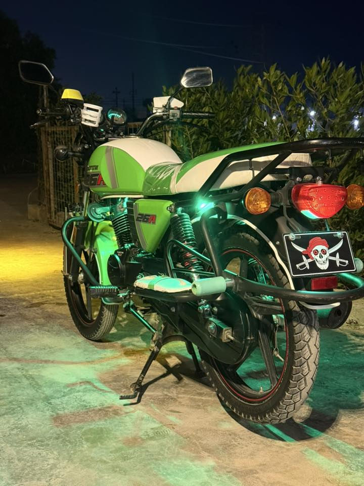 سلام عليكم دايوان موديل ٢٠٢٤ مكفولة كفاله عامة الدراجة احله من الصور كلهة شغالة اوراق سحب الدراجة مال جناي سعرهة ١١٥٠ وبيهة مجال بسيط مكاني ديالى المقدادية ***********
