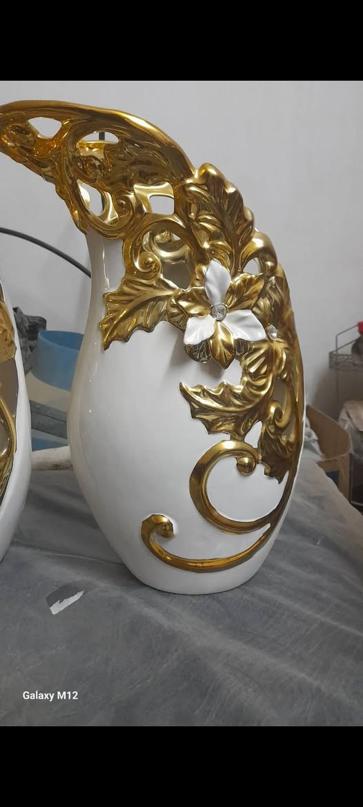 مزهريات فرفوري عدد٢ كلش جديدات وعل فحص صارلهن بل٢٥ سنة مضمومات الله شاهد والسعر انت انطي سعرك بلي يرضا الله وبلعافية وللستفسار موجود وتساب ***********
