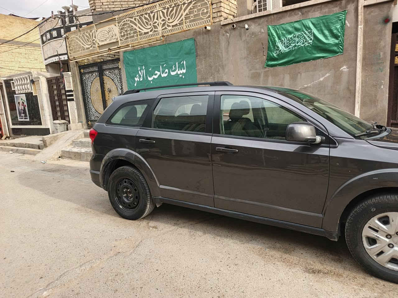 للبيع سيارة دودج جورني موديل 2019رقم كربلاء فئة st السعر 120 مكانها بغداد للتواصل ***********
6سلندر 3.6
3قطع تبريد 
بصمه تشغيل 
كير ومحرك  مكفولات
