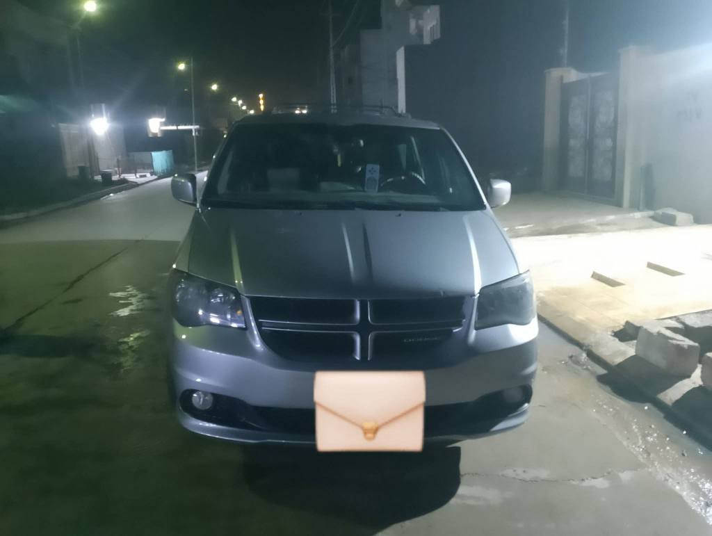 السلام عليكم كرفان للبيع 
17 gt فول مواصفات
حادثها جاملغ امام السائق ومصبوغ  
تدفئة ستيرن
فرس وسطي + فرس سقف 
ابواب كهرباء
جامات كهرب
كشنات بلع
كشنات اربع هيتر 
نظام ايكو 
تشغيل عن بعد
مثبت سرعه
مانع انزلاق
تبريد 3 قطع 
سيارة نظيفه استخدام شخصي
178 
رقم دهوك وهزة جديدة
مكان السيارة الموصل 
يرهم مراوس ب النترا 
*********** موصل, نينوى
