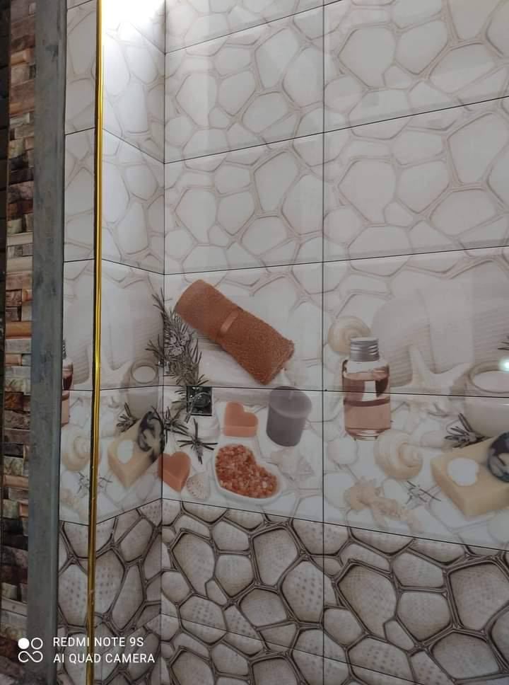 خلفه سيراميك ارضيات و جدران شغل نظيف ودرجه اولى من بغداد اسعار مناسبه ***********
