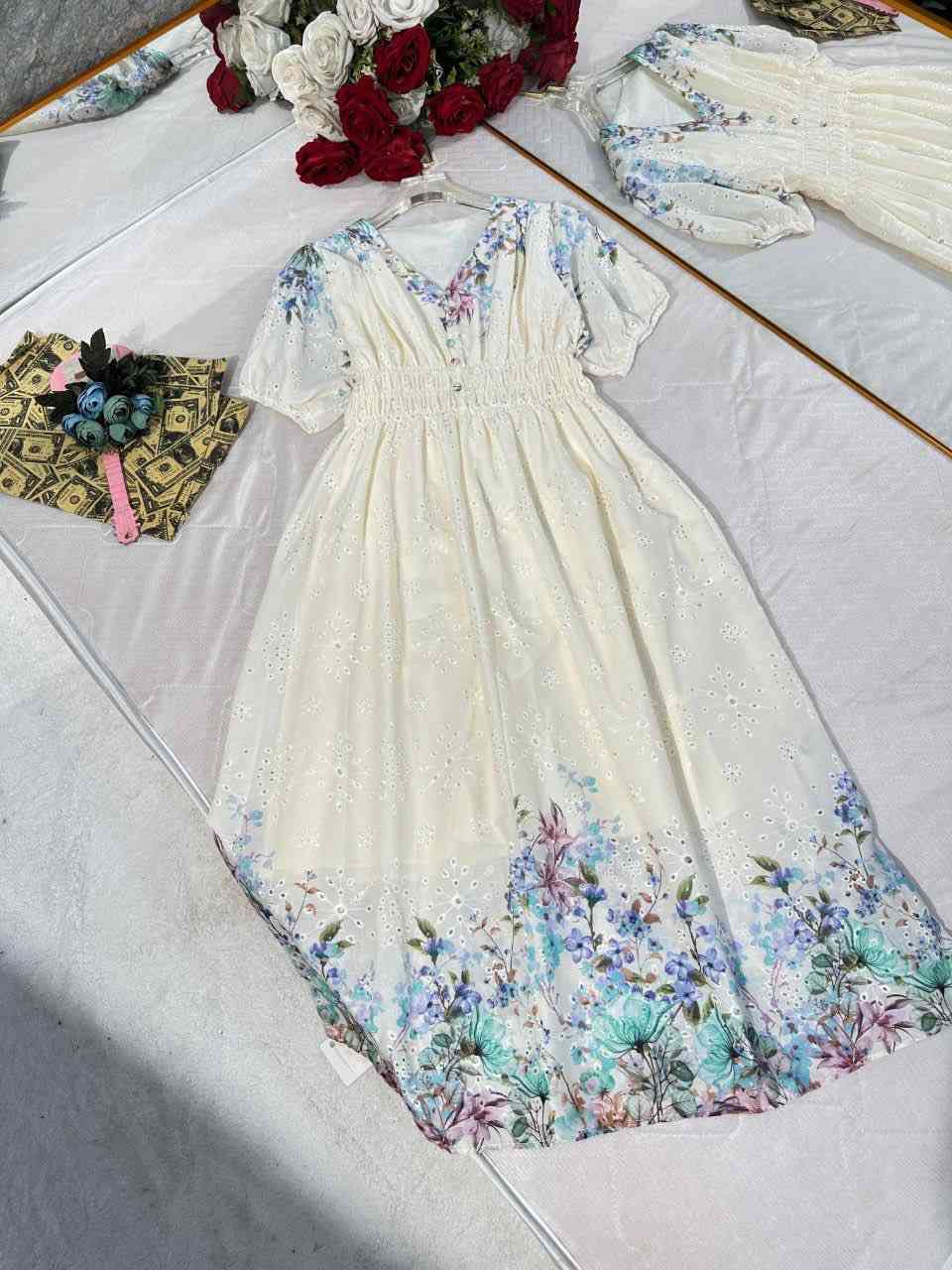 ووصل الجمال وترند الموسم😍❤️
طول تسعين 
خامة شيفون مبطن 

قياسات   افري سايز


**إذا كنت صاحب هذا الإعلان وتريد حذفه لأي سبب، رجاءا أرسل رسالة إلى الدعم الفني**