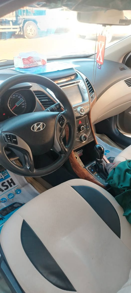 السلام عليكم النترا 15 بيها صبغ باب ورش مكانين مكينه 1800 تبريد قطعتين منضومه تبريد جديده
السعر 122 وبيها مجال
***********
