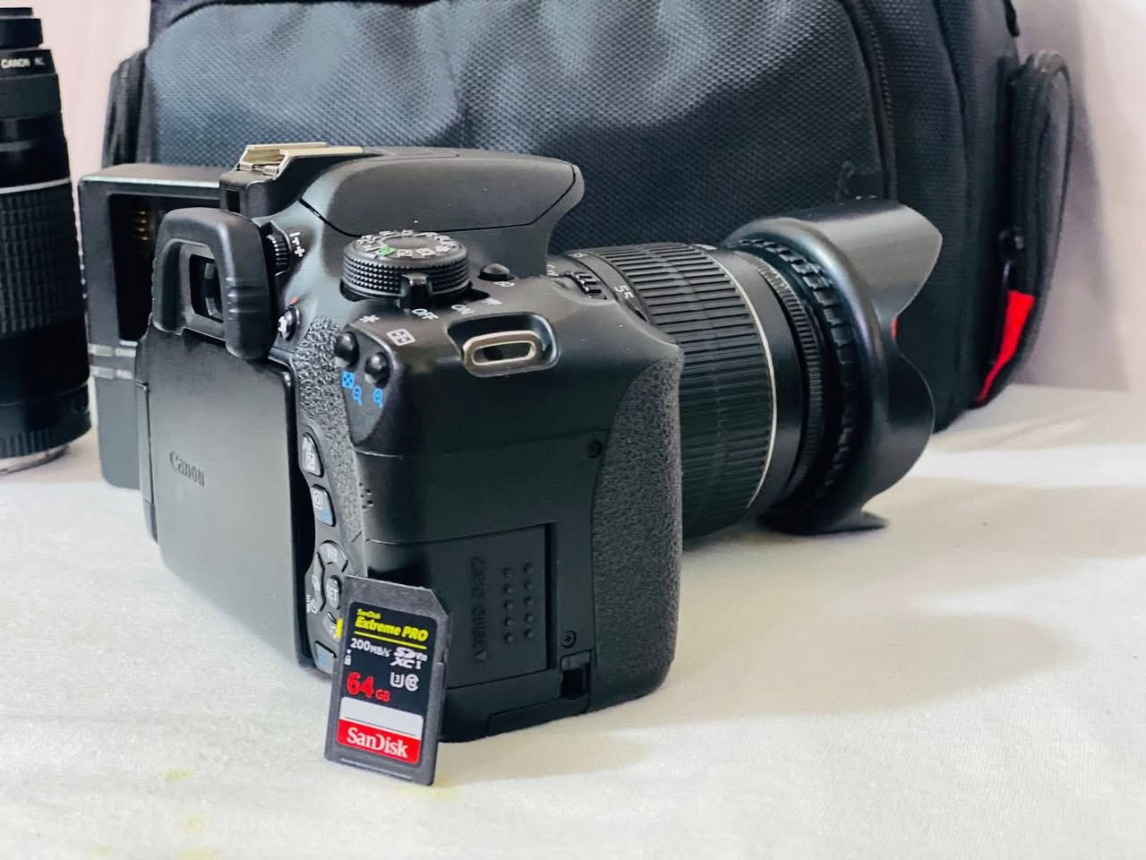 السلام وعليكم توفرت كامره كانون D700 ✅السعر كلش رخيص✅
عدسه ٥٥-١٨
رامً شاحنه جنطه كيبلات نقل صور بطاريات ٢ 
بغداد الحسينيه 
***********
