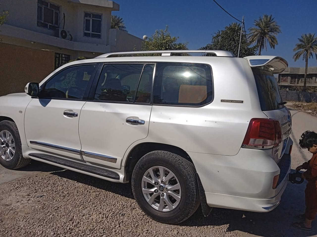 رقم بغداد. جديد سعر 290او مراوس تاهو رقم وات ساب ***********
لاندكروزر 2010محدث 2014
