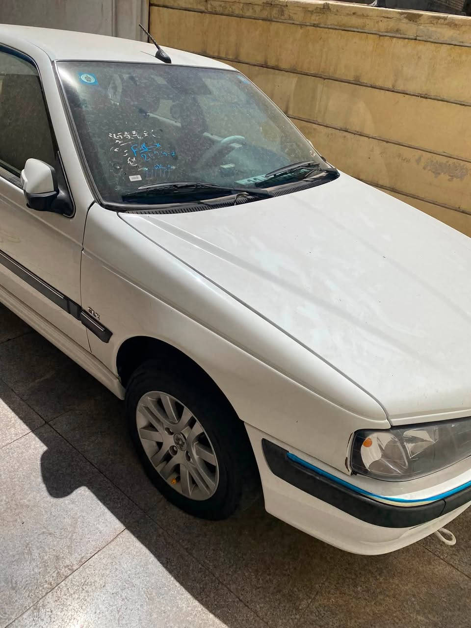 السلام عليكم بيجو بارص موديل ٢٣سياره جديده ماشيه ٥٥الف سياره بدون صبغ بيه بس البنيد مبدل باسمي رقم بغداد مكان شارع فلسطين سعر ٧٧وبيهً مجال الرقم ***********
