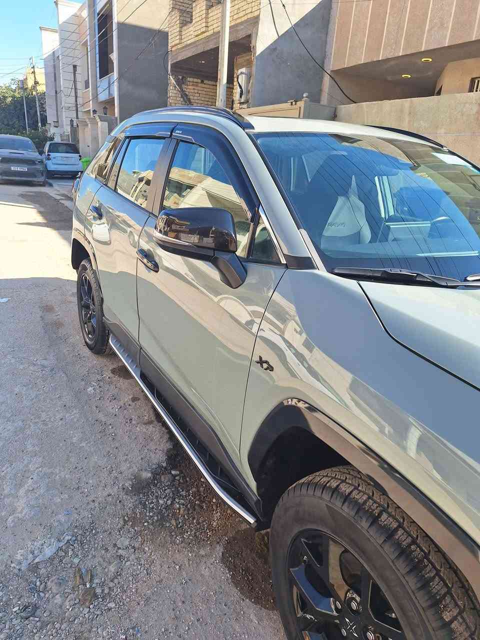 سيارة رف فور موديل23 لون مميز ورقم مميز السيارة كلين فيها موصفات كثير لا استطيع ذكرها مكان السيارة بغداد السيارة باسمي رقمها حديث بغداد الاتصال على.   ***********
