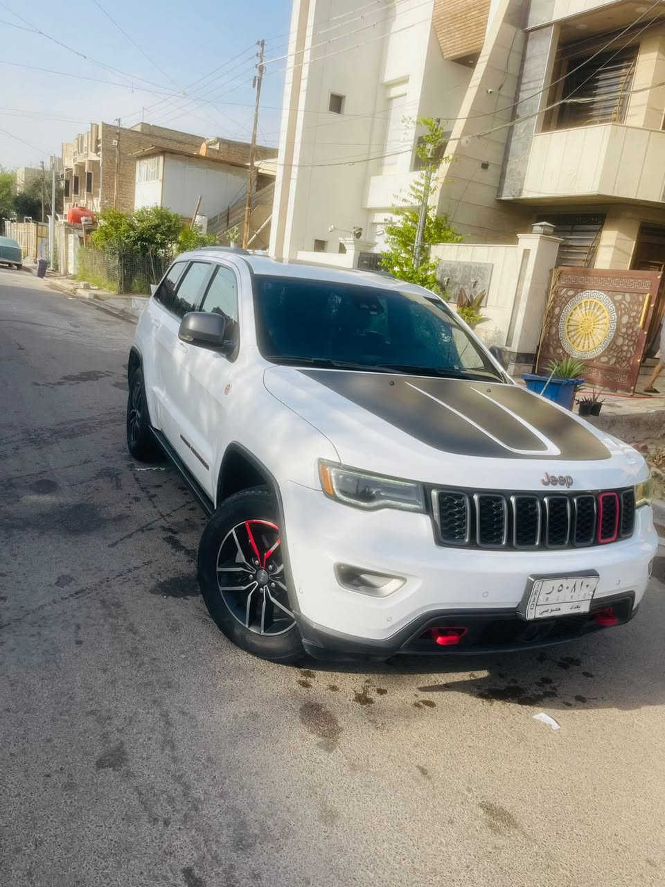 جيب  ترايل هوك هيمي 5700
موديل : 2018
ماشيه 140 k
المواصفات
بانوراما
اوتو بارك 
بصمة + بصمة ابواب
تشغيل عن بعد 
جكات
رادارات
قيادة ذاتيه
تحديد مسار 
كامر
شاشة امامية  
كشنات حضن  جلد + تدفئه + تبريد  + كهرباء 
التنته كنتاره 
ذاكرة خزن ميموري
ماوس 
توقف ذاتي عند الاقتراب
تحكم ستيرن جهتين 
كروز سرعة
شفتات ستيرن + ستيرن كهرباء+تدفئه بالستيرن  
لايت زنون دبل عدسة + بلوجكتور زنون + لد امامي
سستم صوت سماعات + دمام خلفي 
فور ويل 4x4
مري شفط كهرباء +هيتر + اوتو كولر  
ترحيب
اشاير بالمري 
ويل كب 
هوك خلفي+ منافذ كهرباء  
جنط كهرباء 
اللون  : ابيض 
رقم بغداد
السعر 
220 
تواصل ***********
