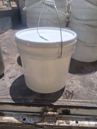 سطل البيع 19 التر البيع عدد مفتوح عنوان بغداد عويريج 07877551680