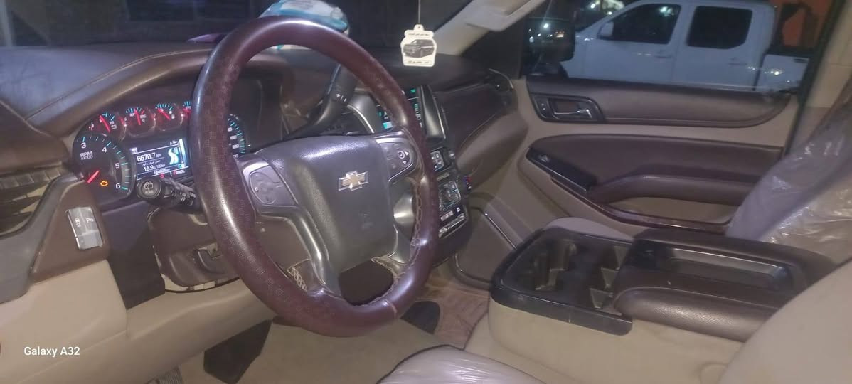 اللون ابيض بيها صبغ اثر شخوط بسمي

LT

السعر 350

***********
