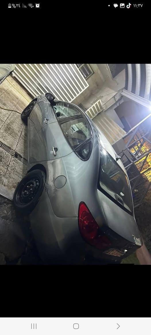 مرحبا خوان النترا موديل ١٠ مريكي حادث بس باب كله ليبل واحد  رقم بغداد بسمي العنوان ميسان  ***********
