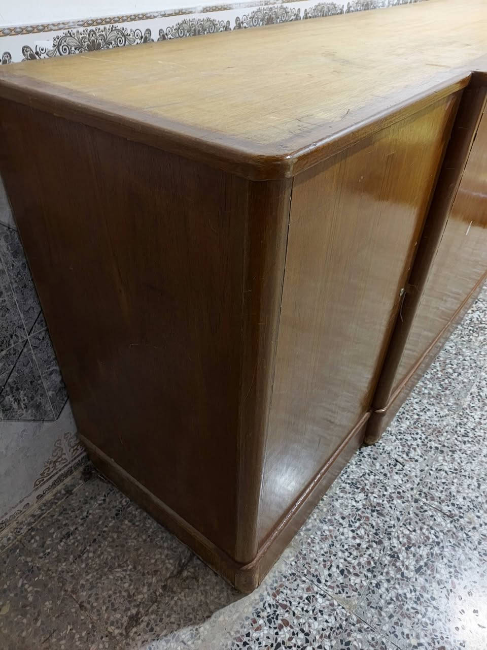 يالله سلام عليكم بوفيه للبيع تسكام صاج عراقي ثقيل سعر ١٢٥ وبين مجال للتواصل اتصل ***********
