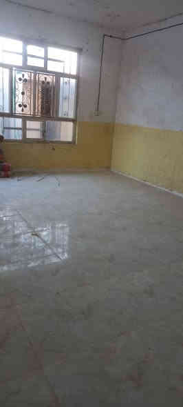 بيت للبيع 
مساحة ٢٠٠ م يحتوي غرفتين نوم بمساحات ٥ ×٤ م استقبال ٦×٥م ومطبخ ٤×٤ م و صالة ٦×٣.٥م و صحيات داخل  صحيات خارج ومنورين وكراج وحديقة وبيتونة.. بيت طابق واحد..طابو زراعي سند ٢٥ ملك وبسعر مناسب جدآ في بعقوبة/تقاطع الجوبة.. و بسعر ٤٥ مليون و بي مجال.. للتواصل واتس اب ***********
ابوسيف
