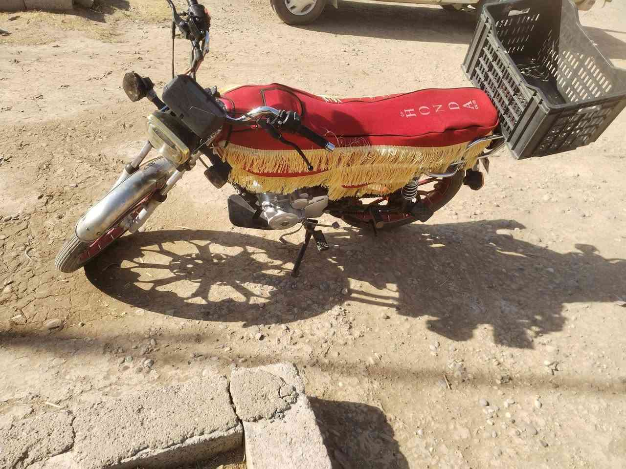 ماطور. للبيع 2024 محرك كبس. منافيس. اسعر 700ومجال.***********وجاب
